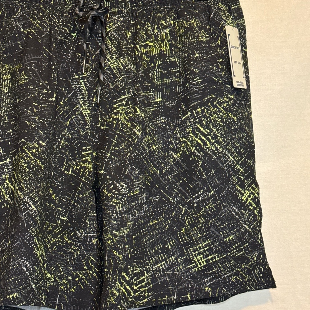G-126 Men’s George NWT Black & Green Elastic Waist Lined Swim Trunks Size 32/34 - Picture 3 of 15